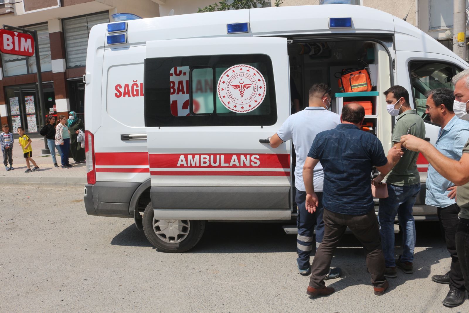 Tekirdağ'da otomobil ile tır kafa kafaya çarpıştı